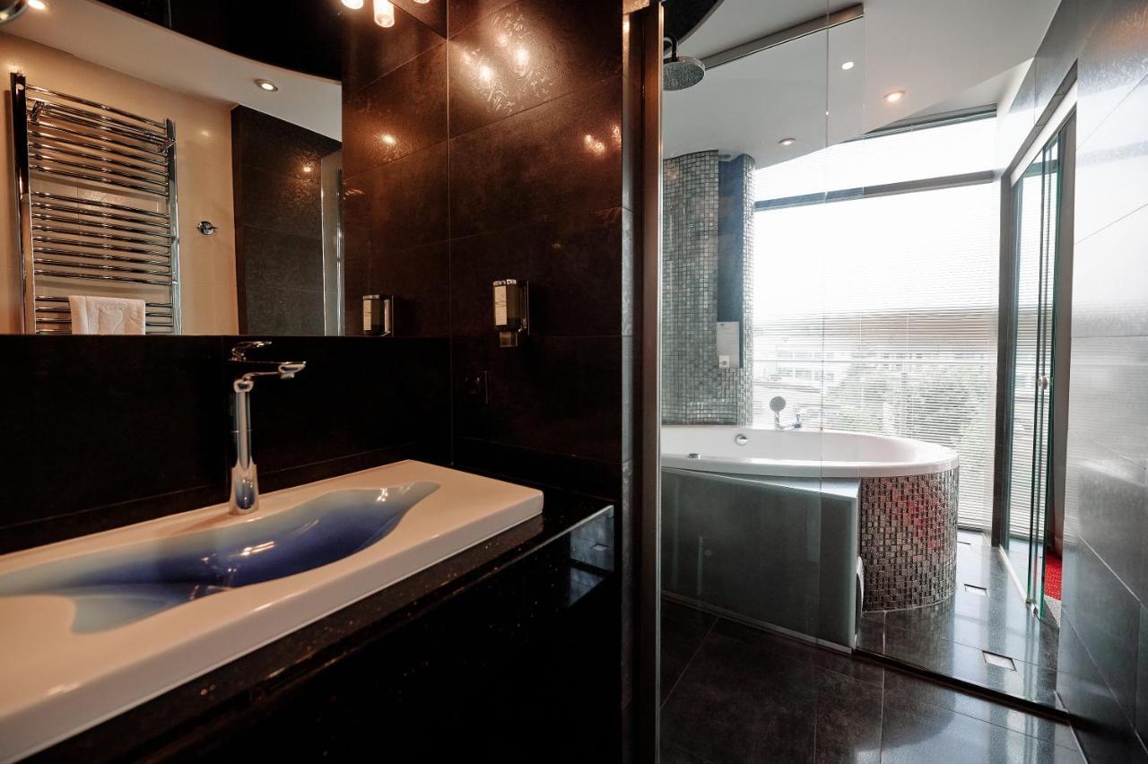 Blue Diamond Hotel Active Spa Trzebownisko Ngoại thất bức ảnh