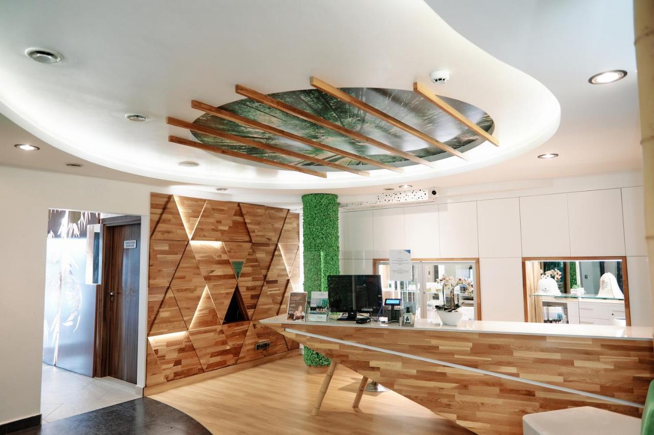 Blue Diamond Hotel Active Spa Trzebownisko Ngoại thất bức ảnh