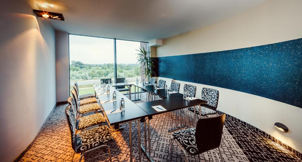 Blue Diamond Hotel Active Spa Trzebownisko Ngoại thất bức ảnh